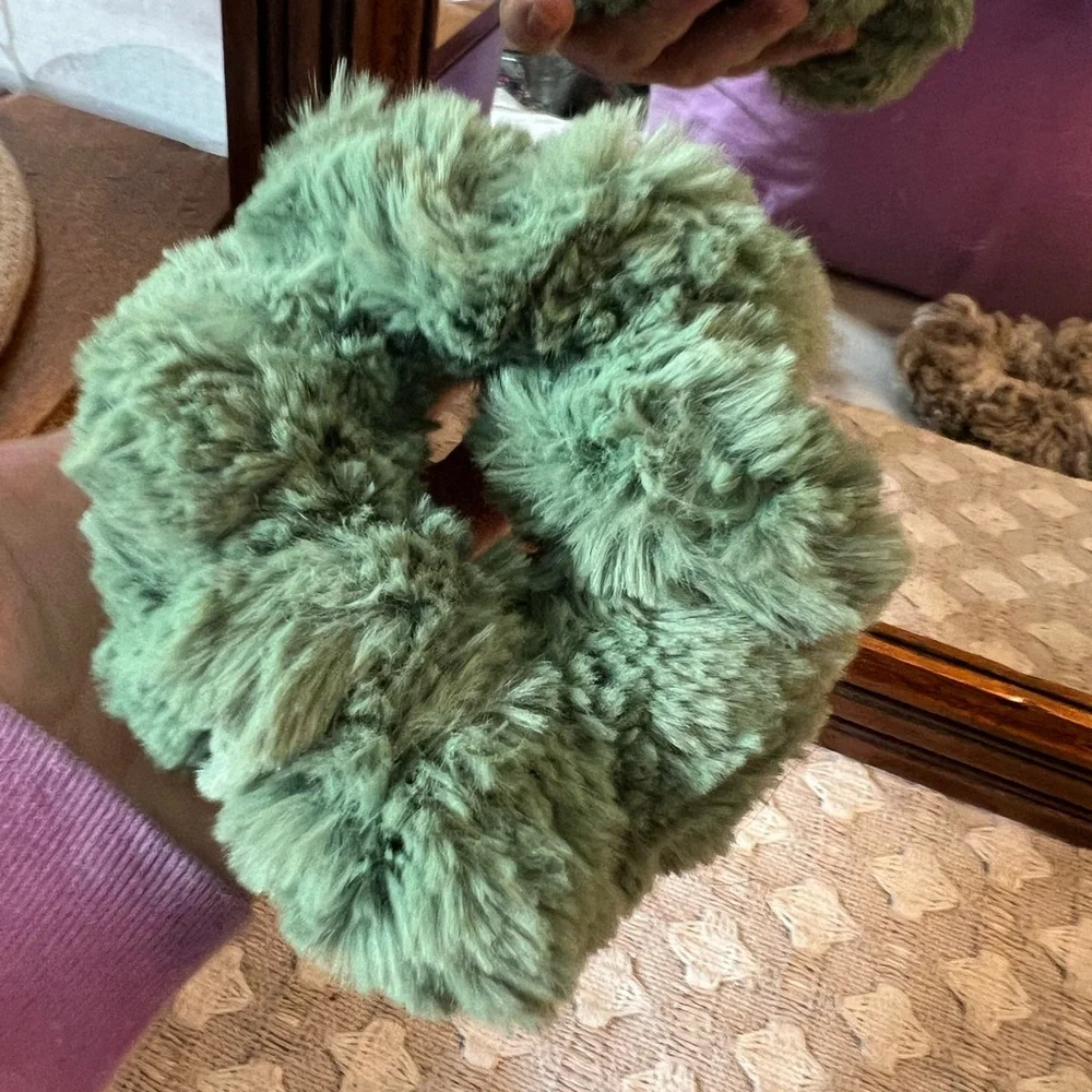 NO BRAND Minky Scrunchies Green & Grey 4 Piece Pack Soft Hair Ponytail Messy Bun